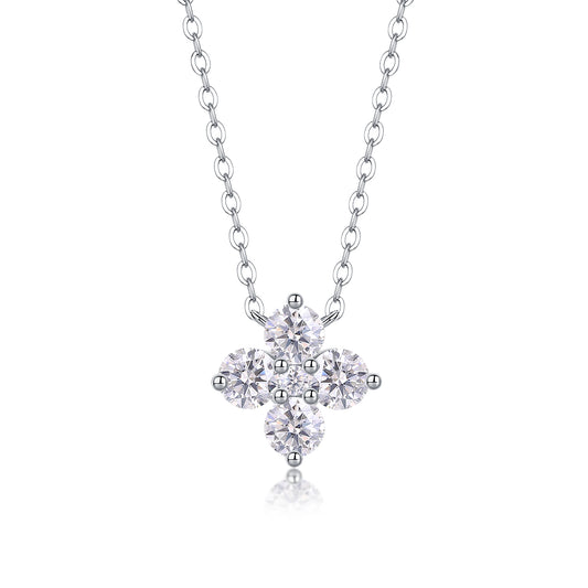 Lucky Four-leaf Clover - A Fashionable And Luxurious Diamond Jewelry Pendant Set With Moissanite S925 Sterling Silver And Platinum Plating